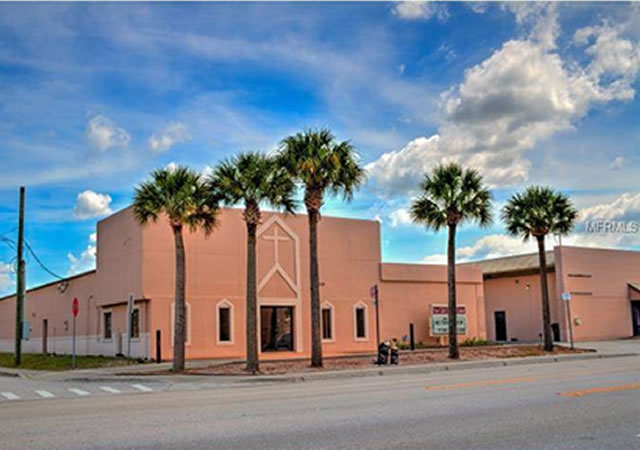 Large Church and Buildings For Sale in Kissimmee, Florida + 22,000 sq/ft of indoor space $2,500,000