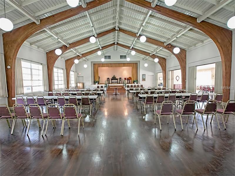 Nice Church Building and Banquet Hall in Leesburg / Orlando Florida - $400,000 