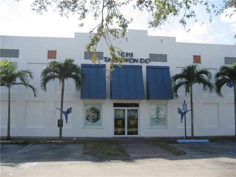 Large Commercial Building Church / Studio in South West Miami