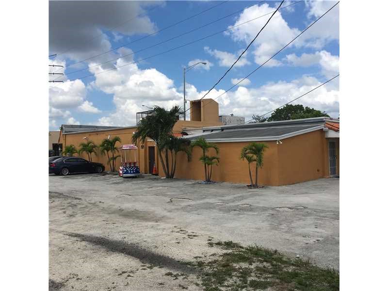  Commercial property in Miami ready to use or develop $1,235,800  