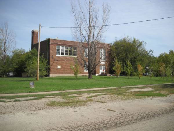 School Building For Sale in Eureka, Kansas $59,000