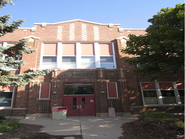 Large school building on 4 acres with 2 Gyms in Clarkfield, Minnesota. $109,000