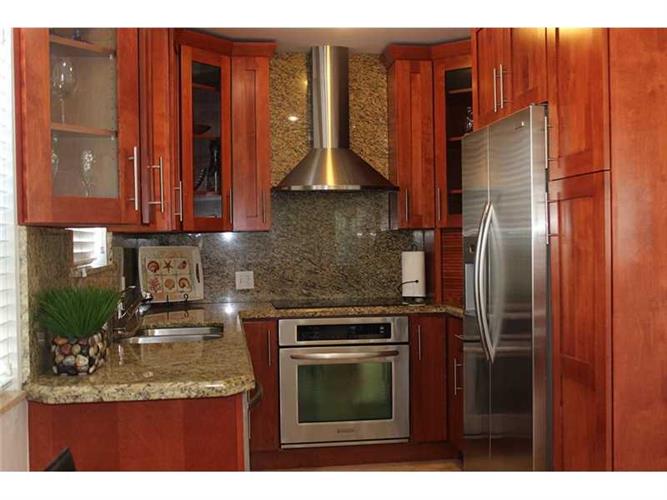 Miami Beach Waterfront Apartment Building For Sale - 6 units $2,500,000