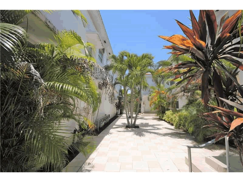 17 Condos For Sale In Miami Beach - Bulk Sale Apartment Building For Sale - $3,395,000