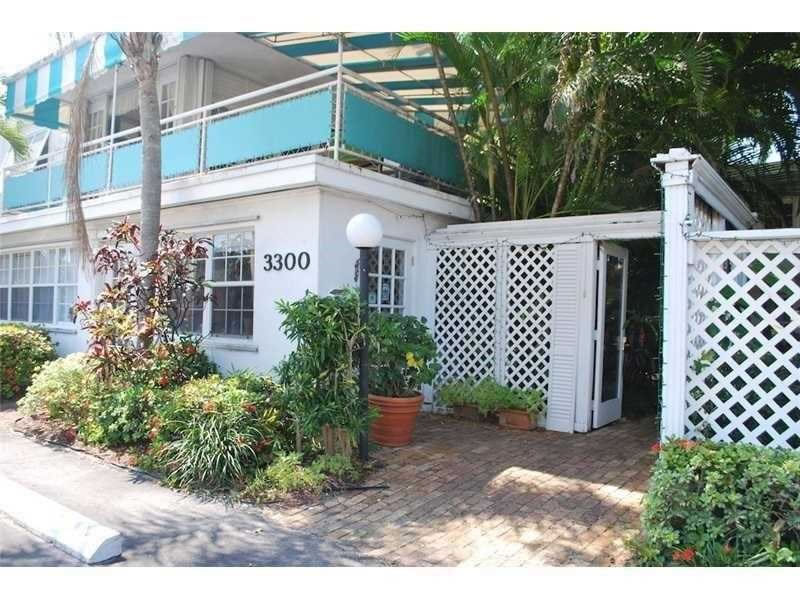  Ft.Lauderdale 27 Unit Boutique Hotel For Sale - $4,900,000 
 