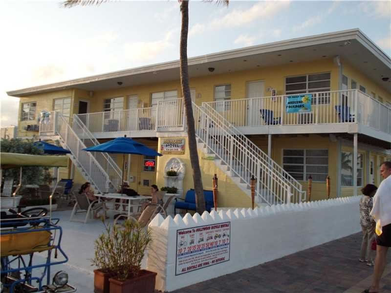  Beachfront Hotel For Sale - Hollywood Beach - 13 Units - $3,695,000  
 