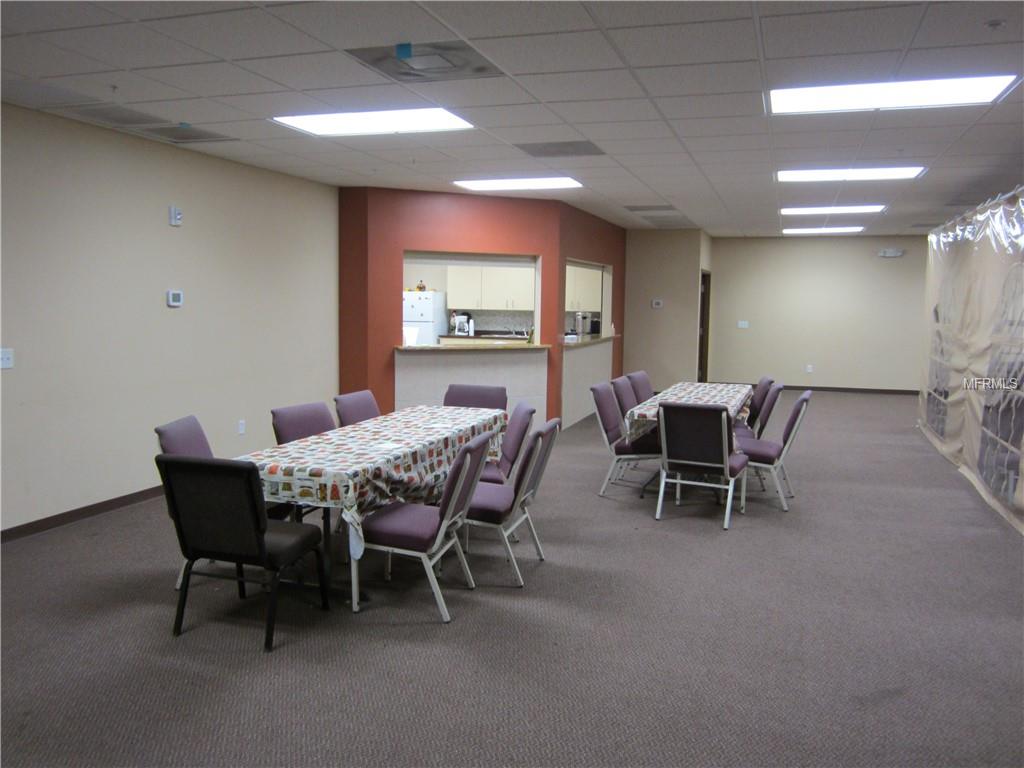 Mega Church or School Building For Sale in Tampa, Florida $ 7,900,000