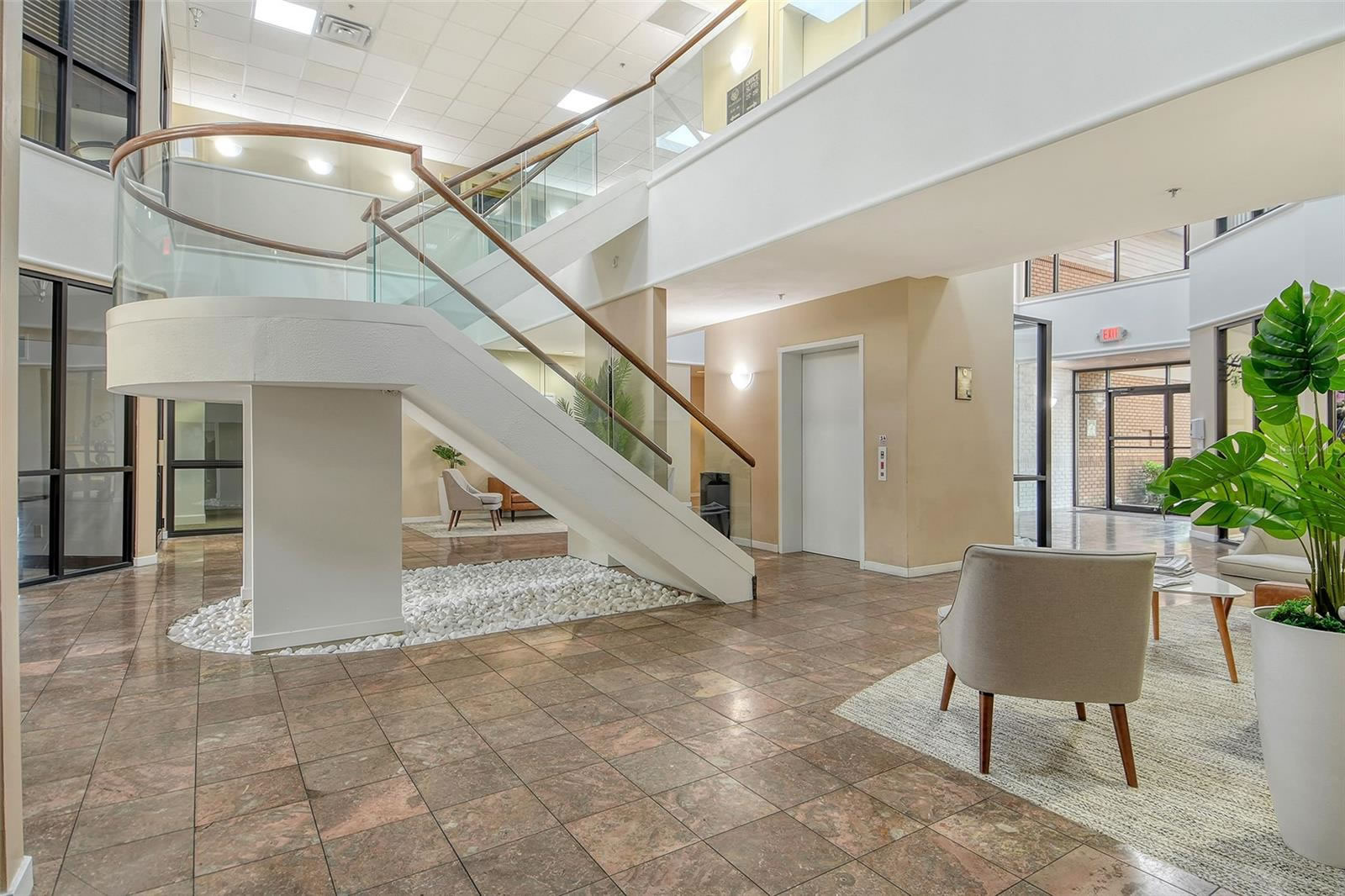 9.2 acres with 11 Buildings For Sale in Bradenton, FL - 82,000 sq ft $9,750,000