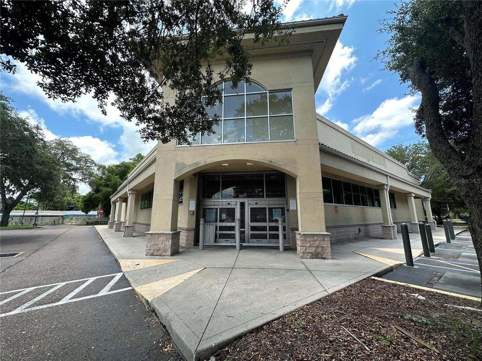 Large Commercial Storefront in Tampa, Florida - perfect for Church, School or Daycare - $5,250,000 Large Commercial Storefront in Tampa, Florida - perfect for Church, School or Daycare - $5,250,000