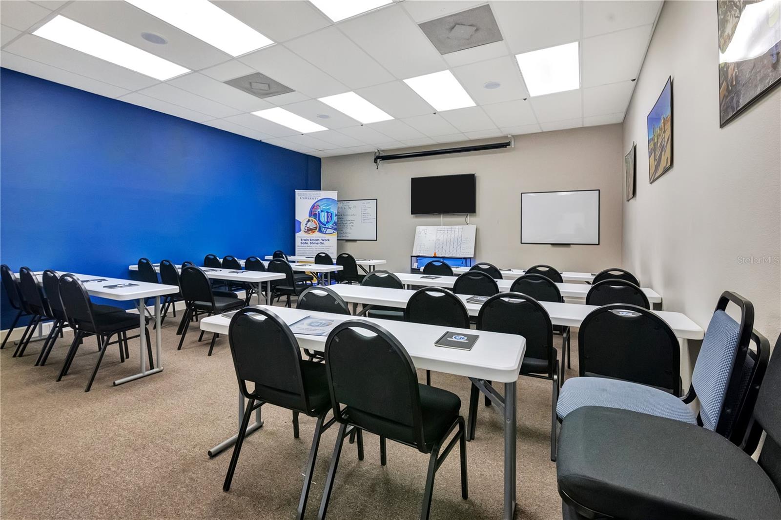 Large Commercial Building For Sale in Apopka, FL - Great for a School or Daycare $2,600,000 Large Commercial Building For Sale in Apopka, FL - Great for a School or Daycare $2,600,000